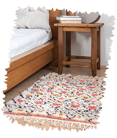 SMALL RUGS AND RUNNERS