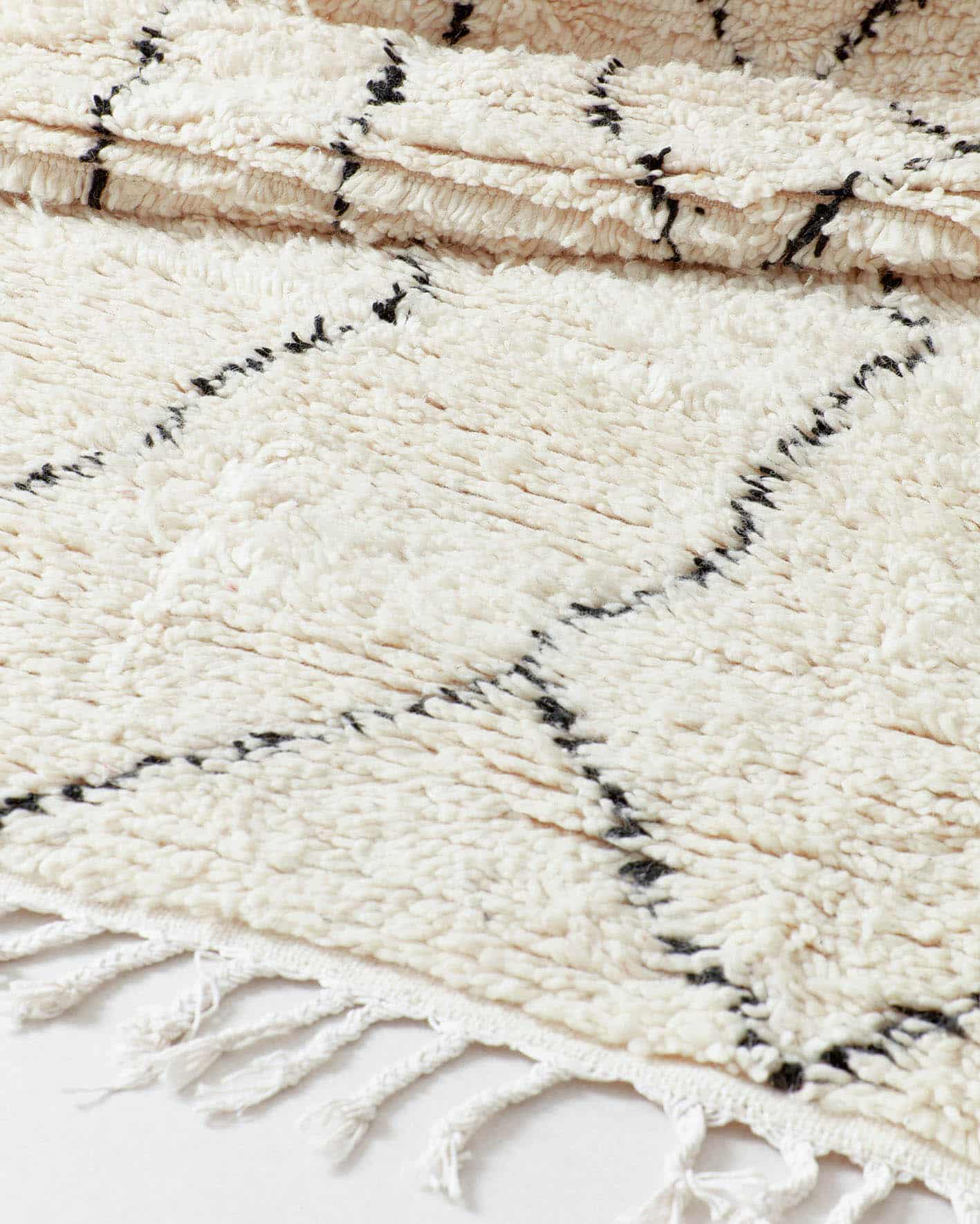 Vonalrajzos berber szőnyeg, részlet