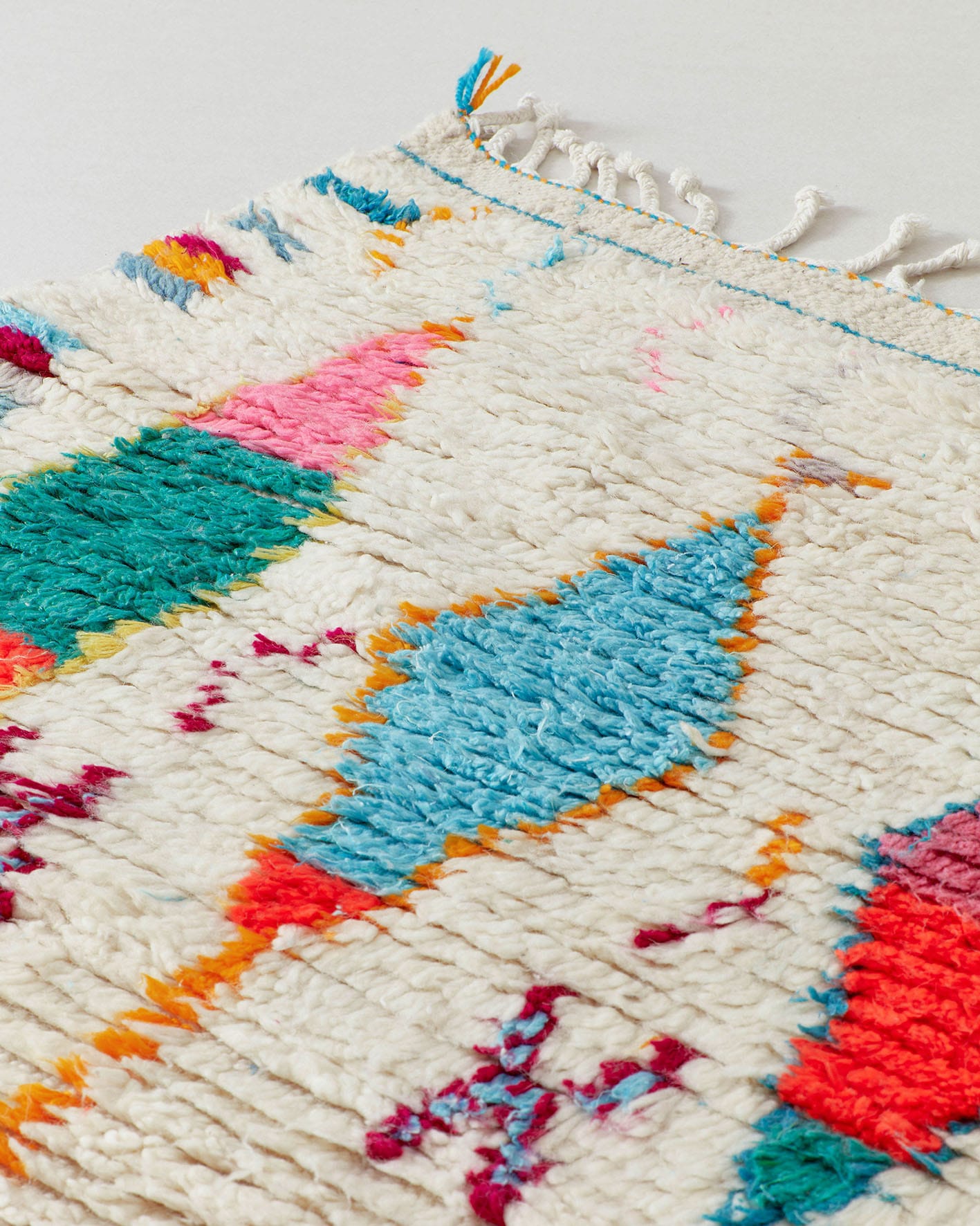 Small rug with blissful colours, close
