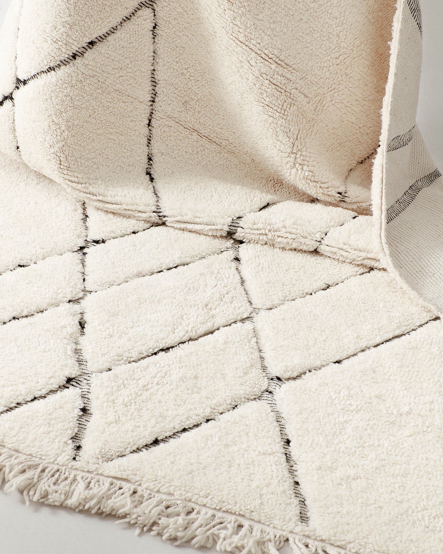 Elegant geometric Beni Ourain rug, texture