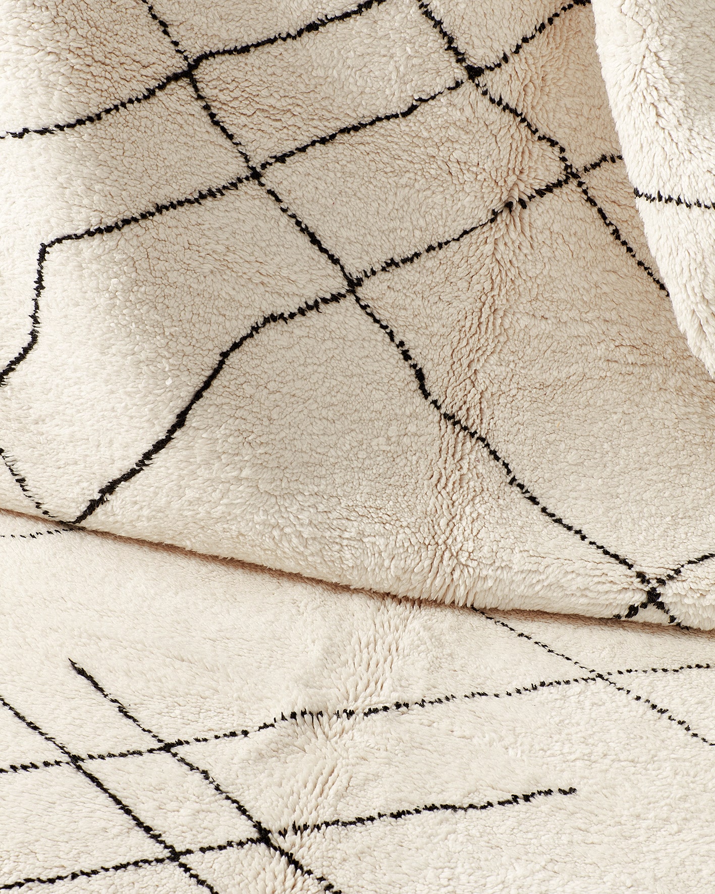 Asymmetrical Beni Ourain rug, texture