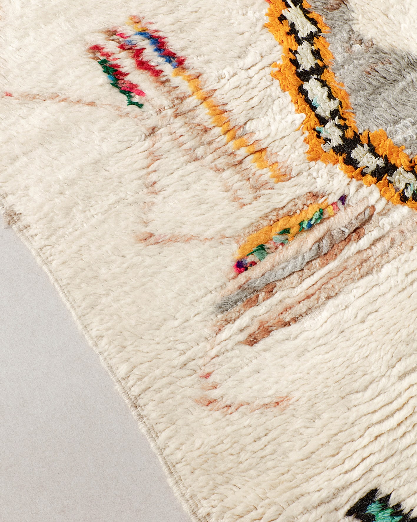 Vintage berber szőnyeg selymes felülettel, részlet
