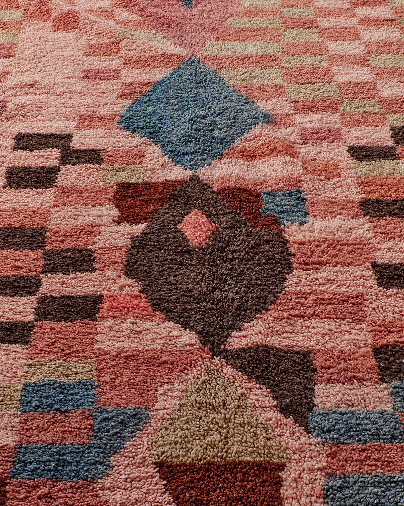 Dark rose Berber rug, close