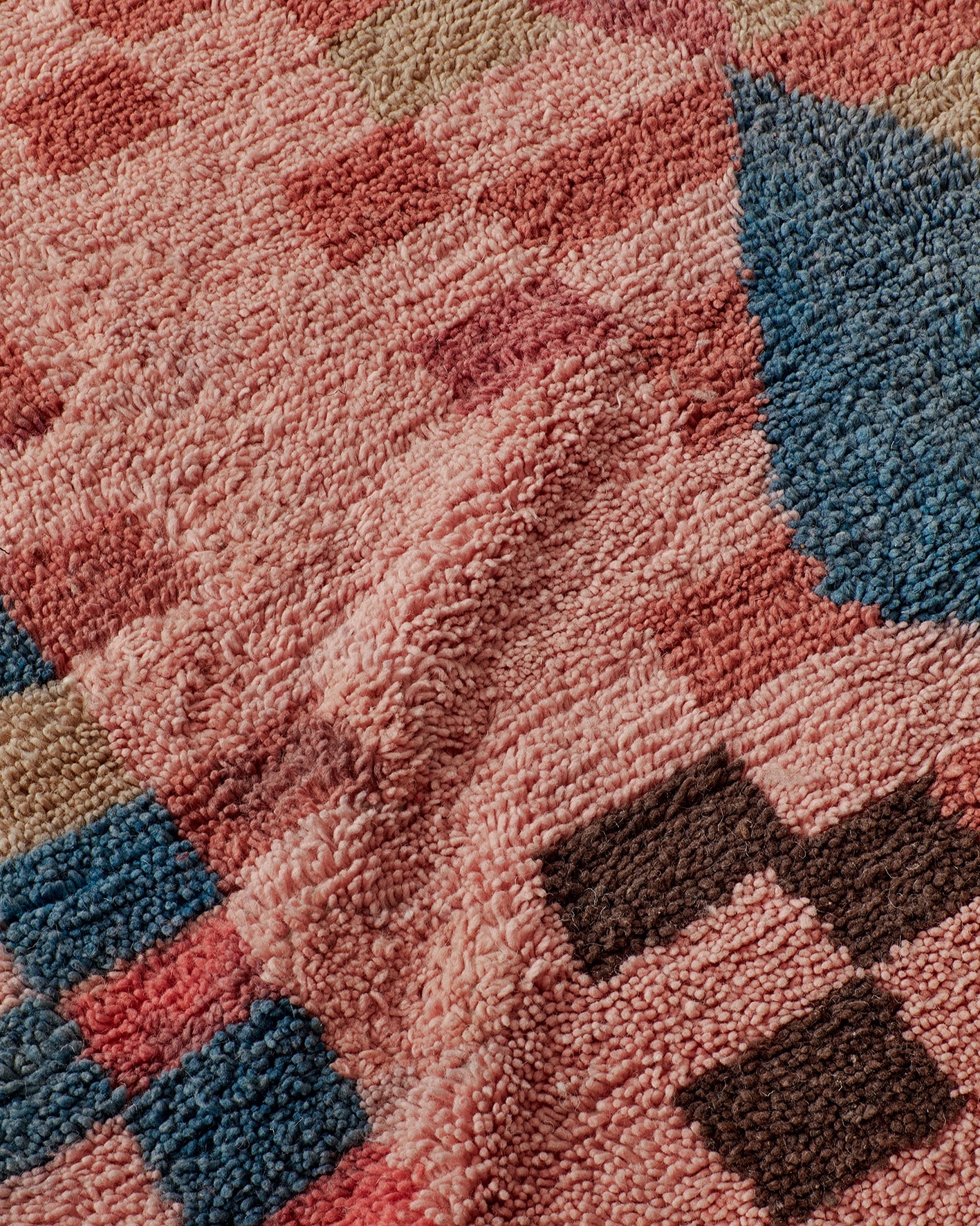 Dark rose Berber rug, texture