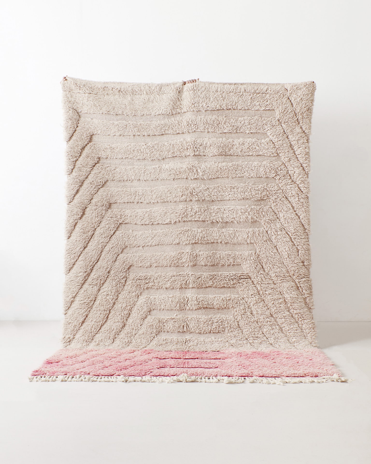 Rózsaszín-meleg szürke berber szőnyeg, fordítva