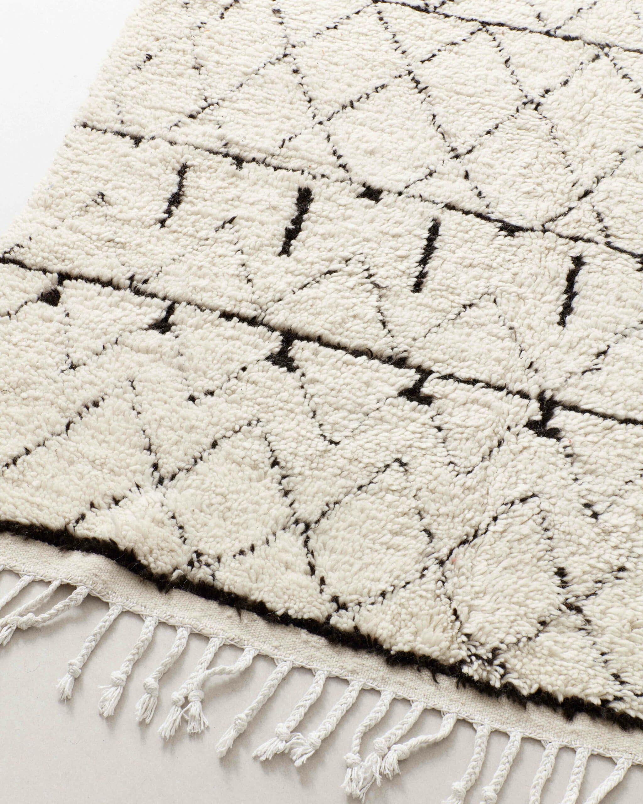 Berber rug w repeating pattern, detail