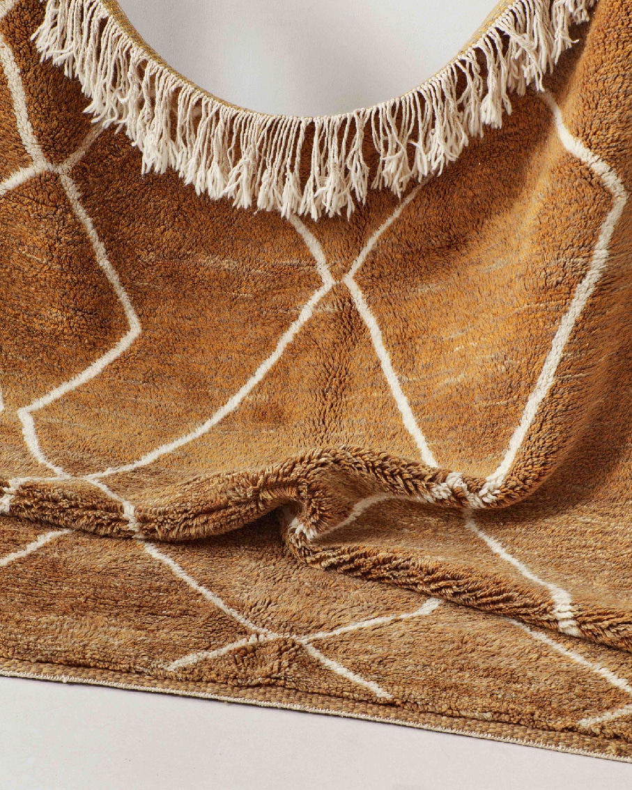 Mrirt rug in autumn tones, dropped