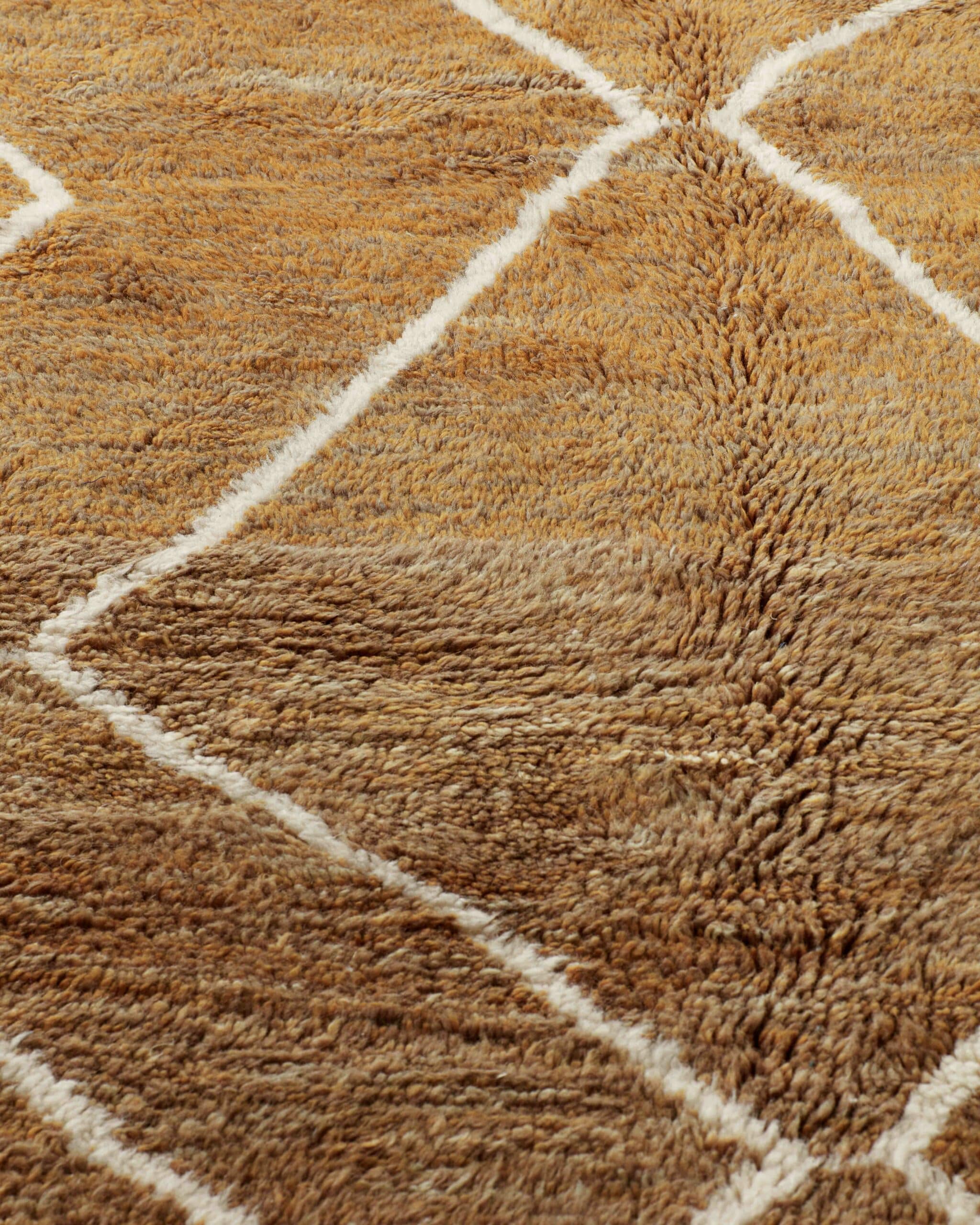 Mrirt rug in autumn tones, detail