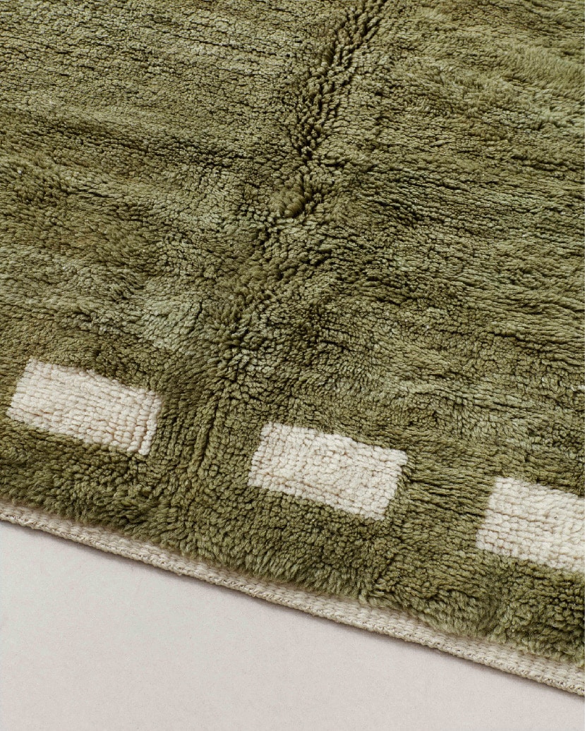 Olive green Mrirt rug, detail
