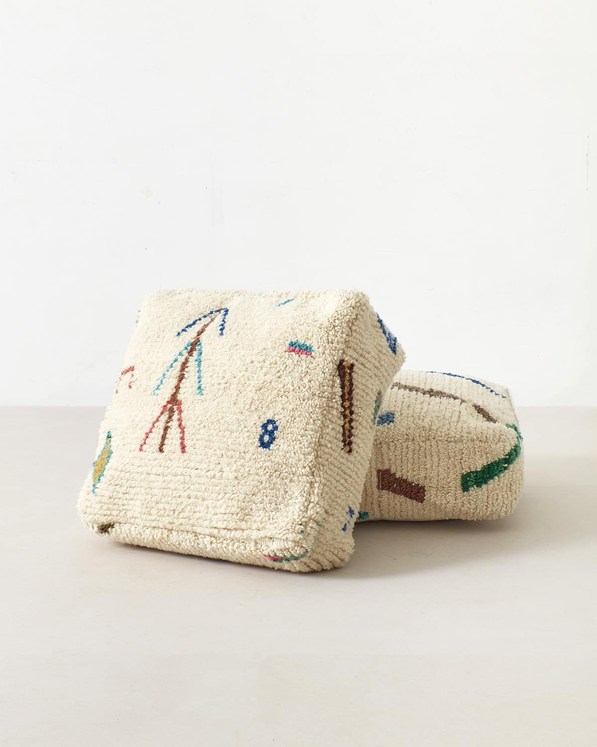 Azilal pouf with pine tree
