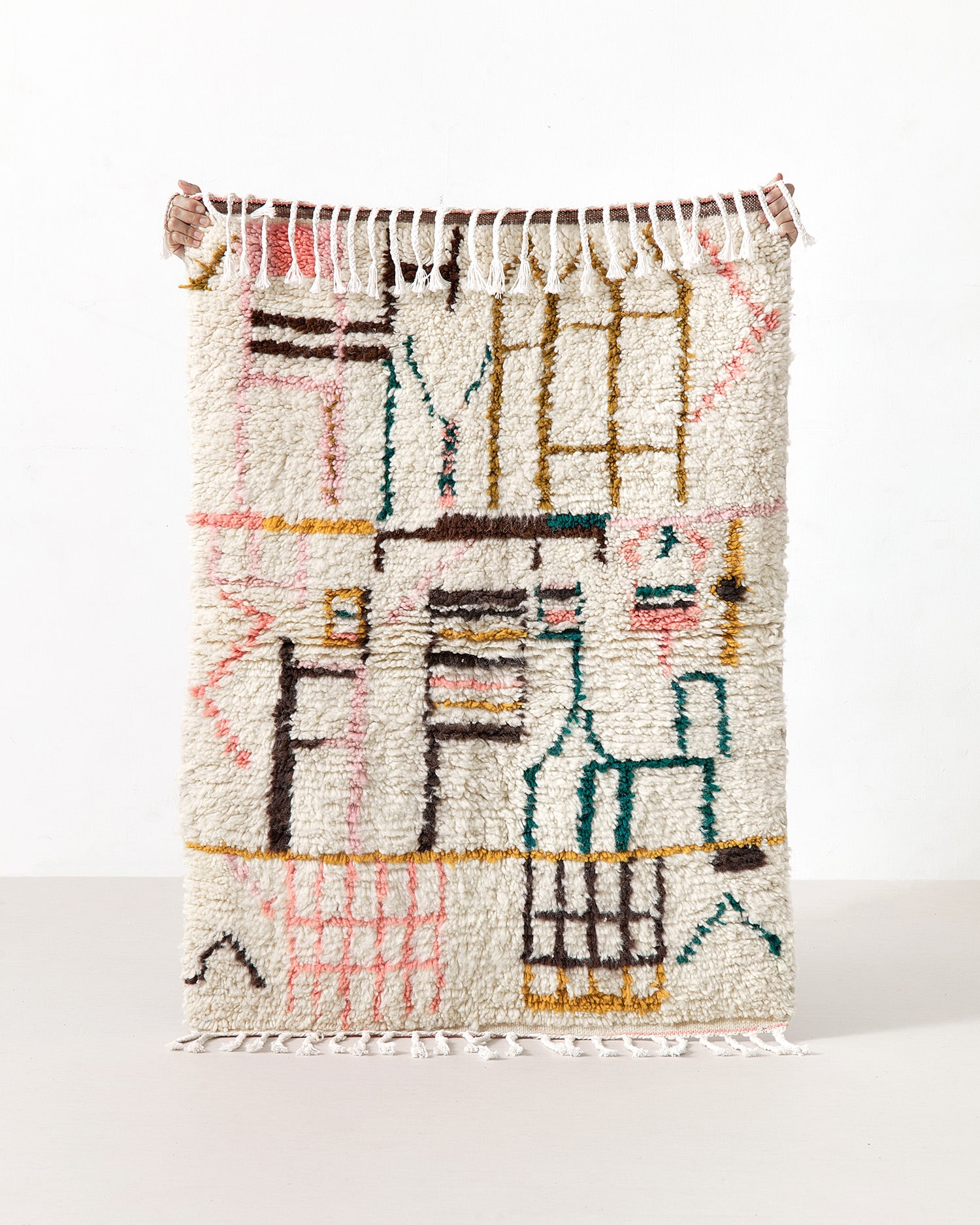 Small rug with urban scene